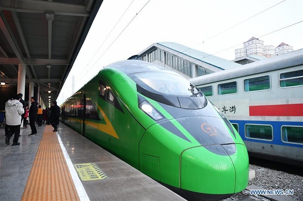 Fuxing bullet train debuts on Lanzhou-Chongqing line