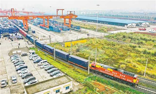 Chongqing hailed as open inland gateway with intl logistics