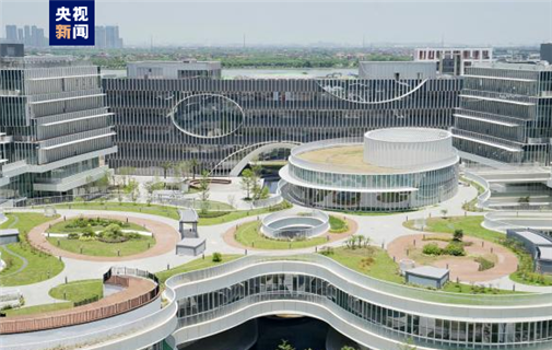 HK, mainland university to open in Guangzhou