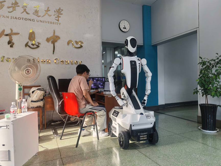 AI enhances student welcome experience at Xi'an Jiaotong University