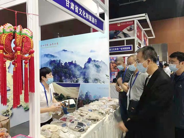 Gansu tourism products debut at 8th Sichuan International Tourism Trade Expo.jpg