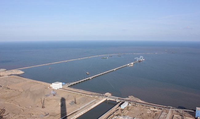中交二航局承建的越南海港项目防波堤工程完工。该项目合同总价为1.99亿美元。.jpg