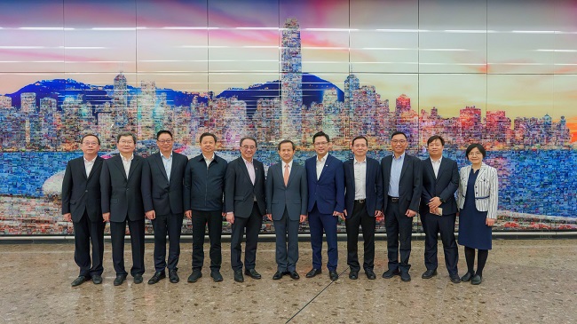 A Beijing delegation led by Mr Yin Yong, the Mayor of Beijing,visited MTR Kowloon Station and the West Kowloon Station TOD project inNove.jpg