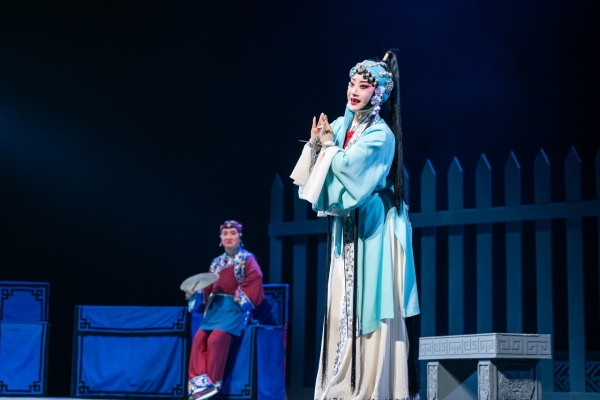 1747969878257049011.jpg 表演.jpg