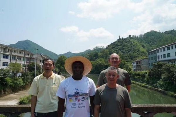 1763696457495008793.jpg 2.jpg