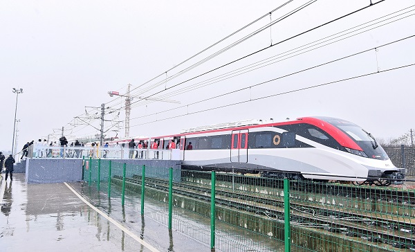 New fully automatic train rolls of the assembly line in Chengdu