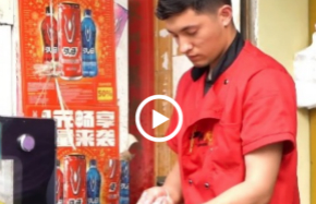 Xinjiang man shares taste of Kashgar at his BBQ eatery