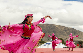 Tajik ethnic people ready to hit new heights