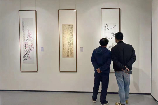 Plum-blossom-themed art goes on show at Linping Art Museum