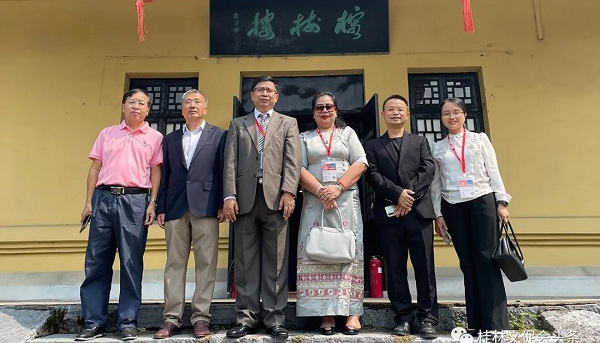 Burmese envoy visits art exhibition in Guilin