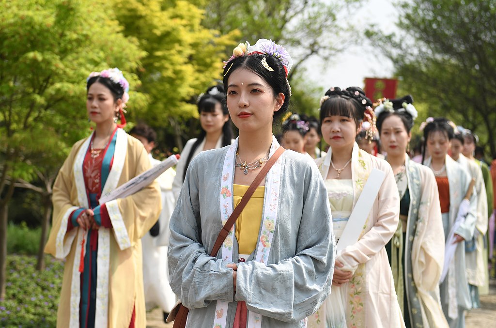 hanfu show.jpg