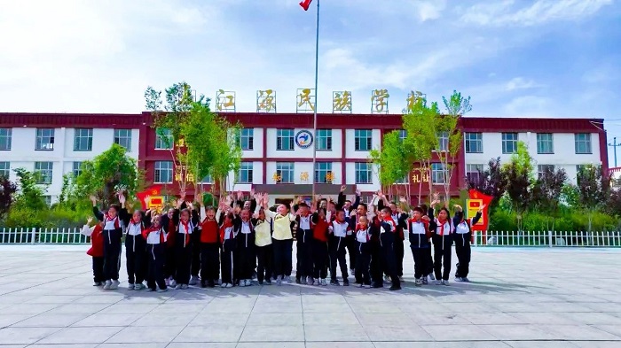 Wenzhou impresses Tibetan teenagers from NW China