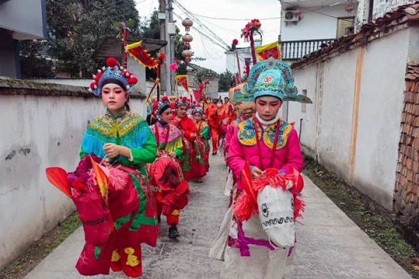 Traditional folk dance performed in Longyou