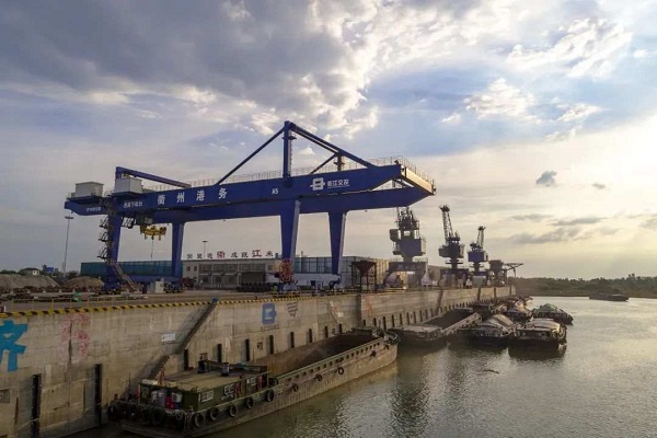 Cargo throughput of Qujiang Port Area sees record high