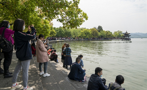 Zhejiang sees tourism boom during Qingming holiday
