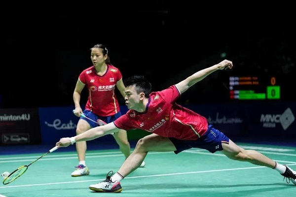 Zheng Siwei, Huang Yaqiong claim gold at badminton Indonesia Open