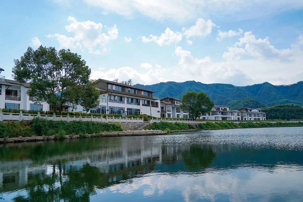 Rural hotel brings wealth to Gaohe village