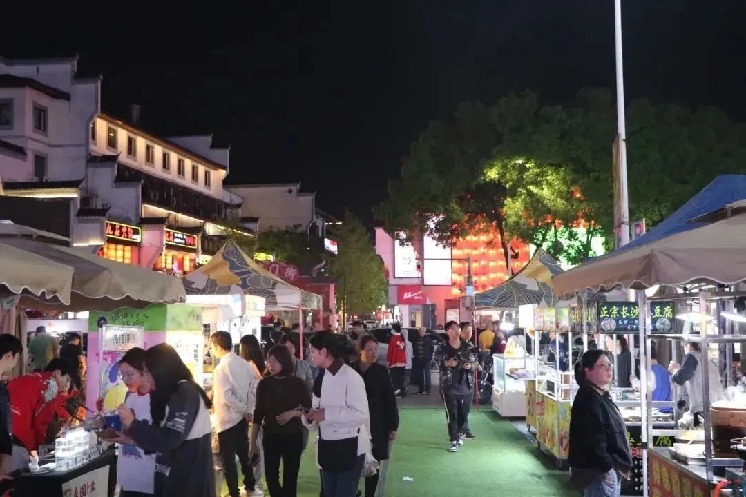Quzhou's Fangmen Street shortlisted as provincial characteristic business area