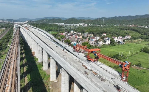 Hangzhou-Quzhou railway completes beam placement