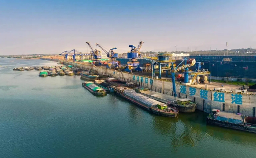 Quzhou Port sees record growth in H1