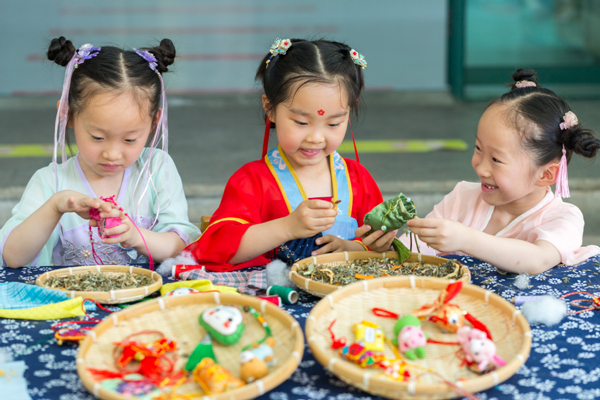 children in Zhejiang.jpg