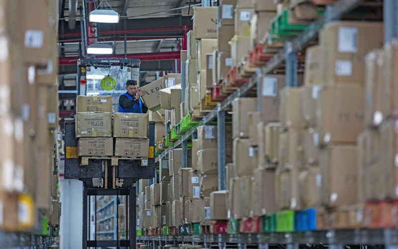 e-commerce warehouse.jpg