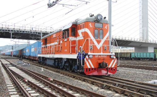 Freight trains bolster foreign trade growth in Taizhou