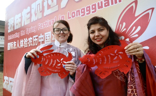 Expats celebrate Spring Festival in Ningbo village