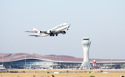 China's air passenger trips to reach 9 million during May Day holiday
