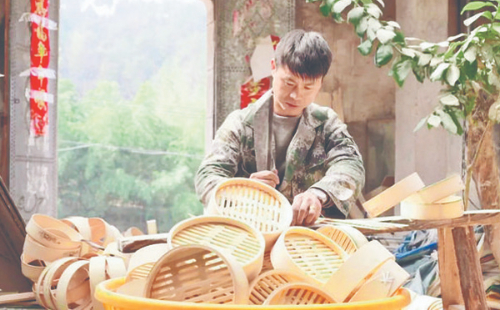 Bamboo food steamers boost Jinyun village's development 