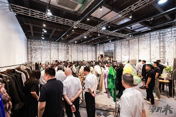 China Haining Leather Fair opens