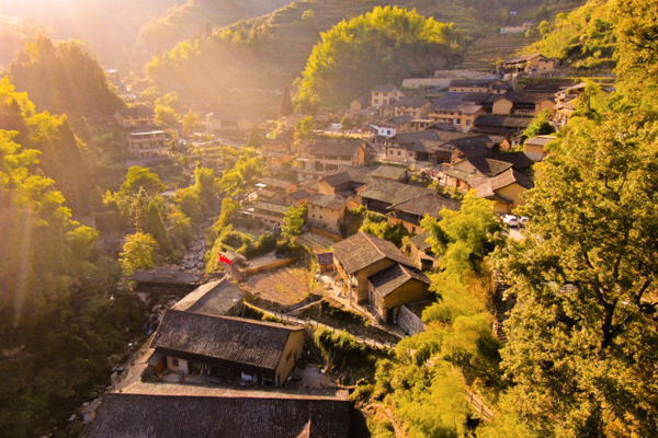 Ancient village in Yunhe becomes hot summer resort
