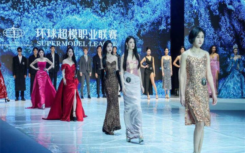 Supermodel showdown graces China's textile hub