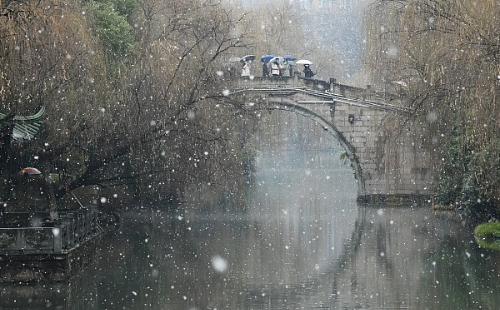 Hangzhou blanketed in beautiful snow