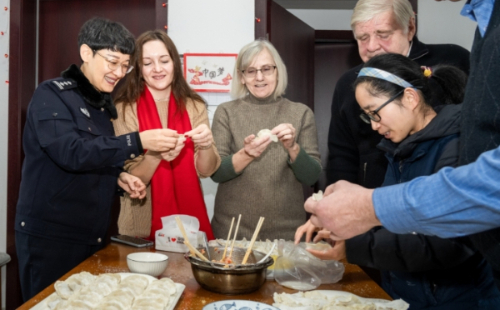 Officer hosts special CNY dinner for expats