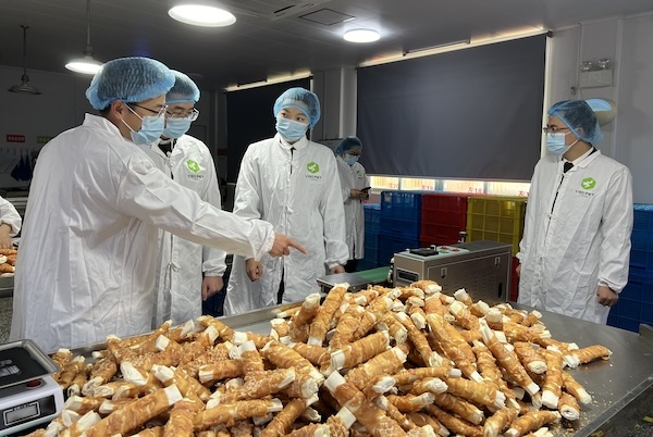 Wenzhou's pet food industry leaps forward with Cambodian imports