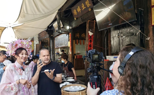 Brazilian reporters visit Jinhua
