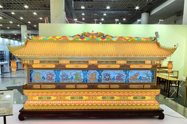 Haining's Xiashi lantern art shines at national expo