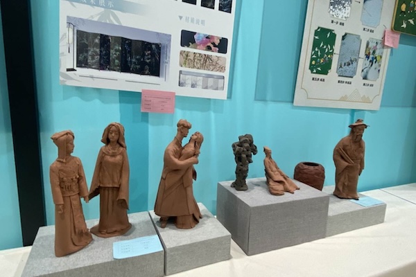 Jiaxing's arts and crafts shine at Zhejiang provincial exhibition