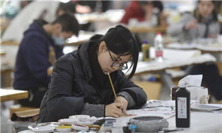 65,000 applicants attend four-day painting exam