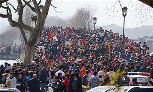Zhejiang welcomes 22m visitors during Spring Festival holiday