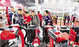 Plastics exhibition in Taizhou lures 1,000 foreign merchants