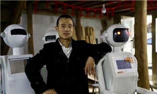 Wenzhou man finds fortune in homemade robotics