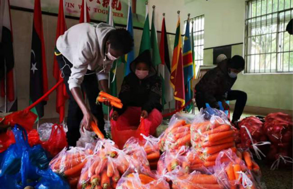 African students in China participate in campus pandemic control