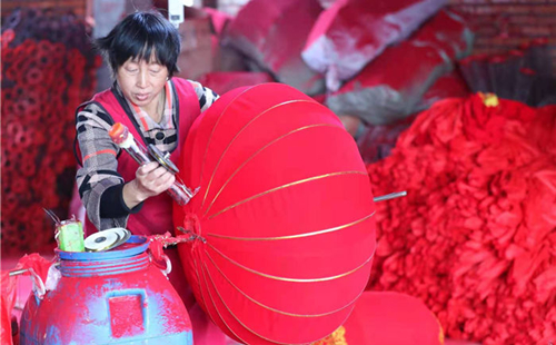 Lantern industry flourishing in Xianju