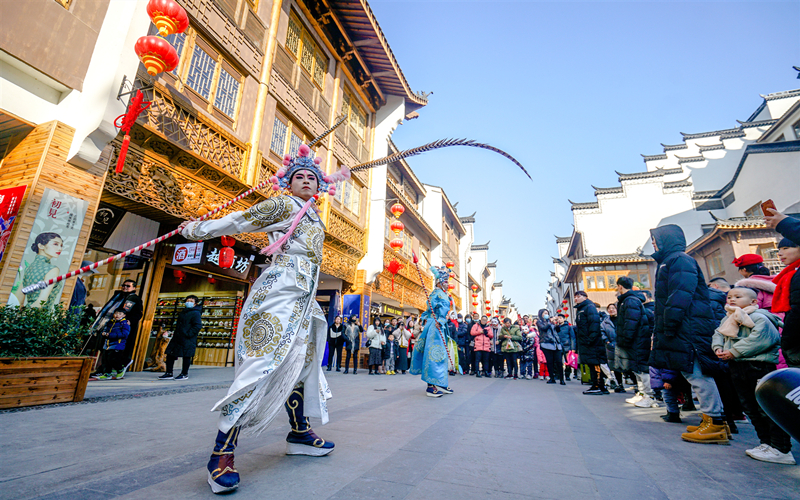 Zhejiang sees consumption boom during holiday