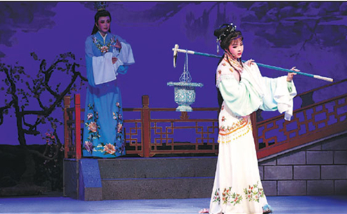 Classic Yueju Operas held in Hangzhou