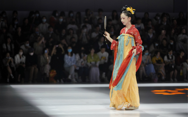 Top hanfu brands release new products in Hangzhou