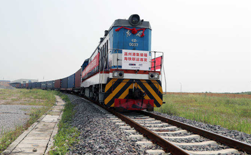 Wenzhou Port launches sea-rail combined freight transport