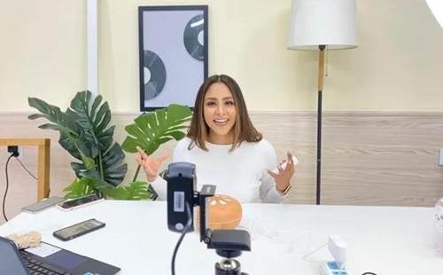 Colombian host sees benefits of livestream e-commerce